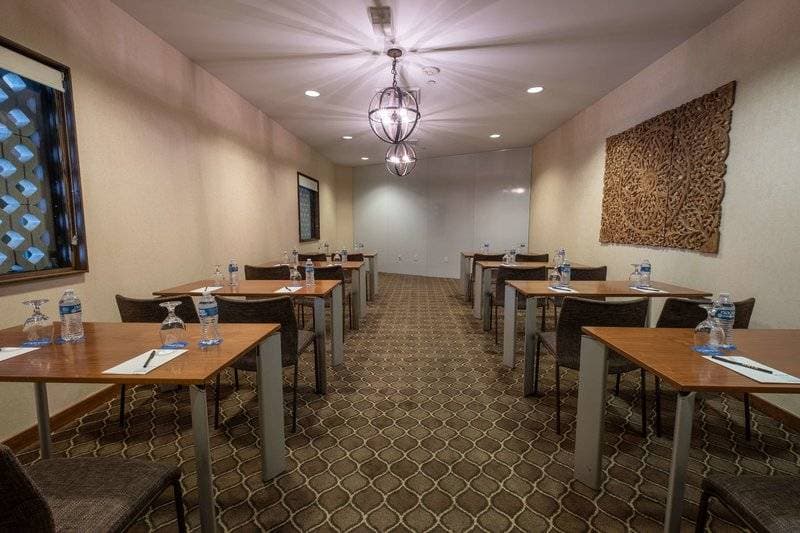 Hotel Maya - a DoubleTree by Hilton 21