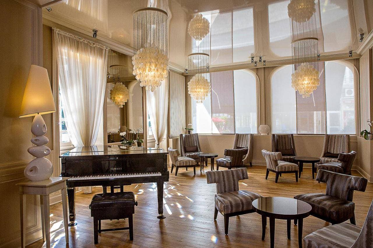 Best Western Grand Hotel De Bordeaux 6