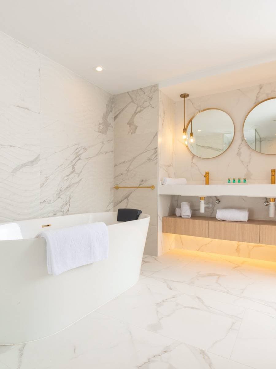 L'Azure Hotel 54