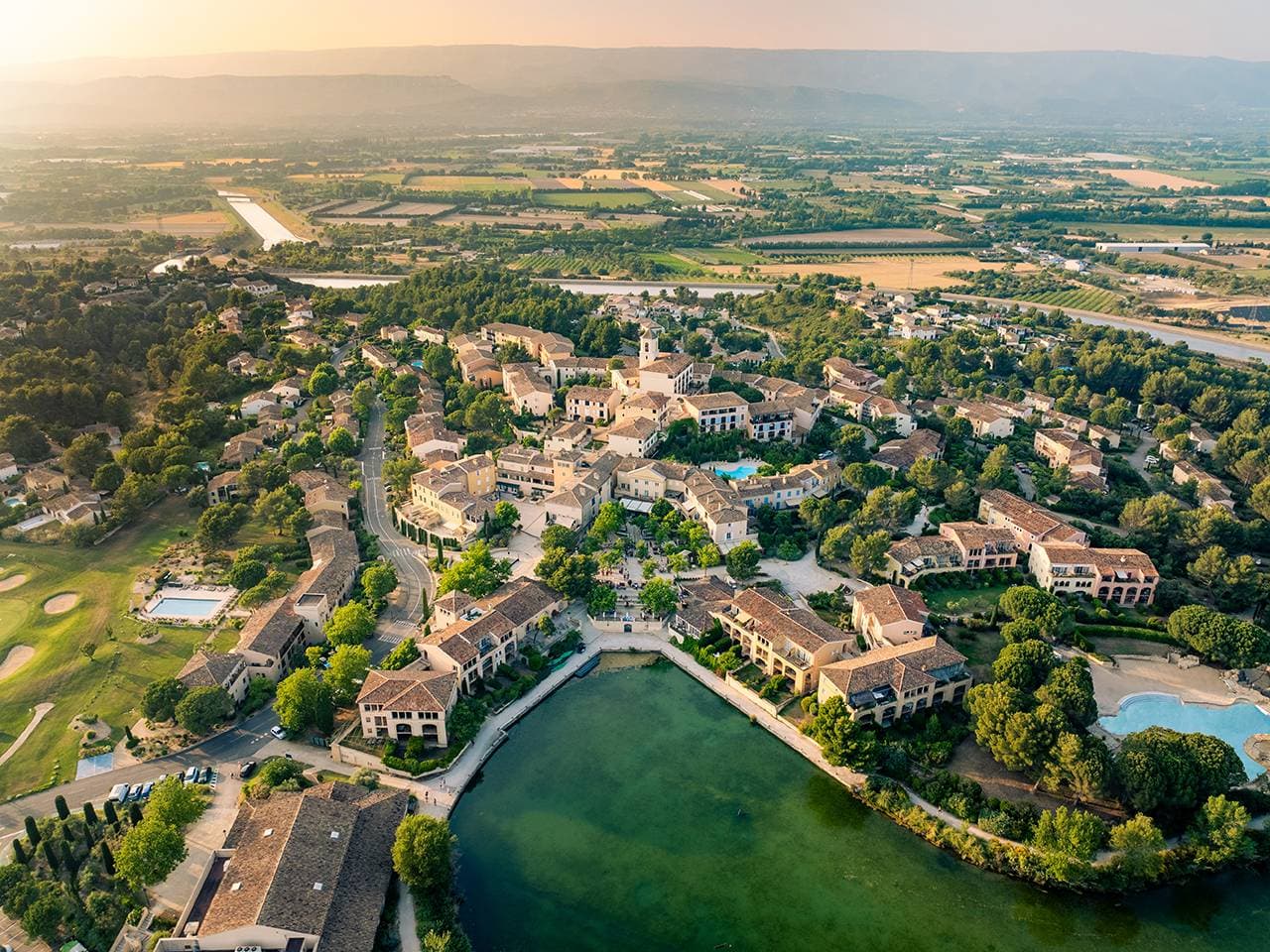 photo de Pierre & Vacances - Village de Pont-Royal en Provence