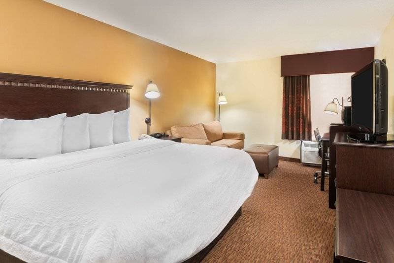 Hampton Inn Charlotte-University Place 16