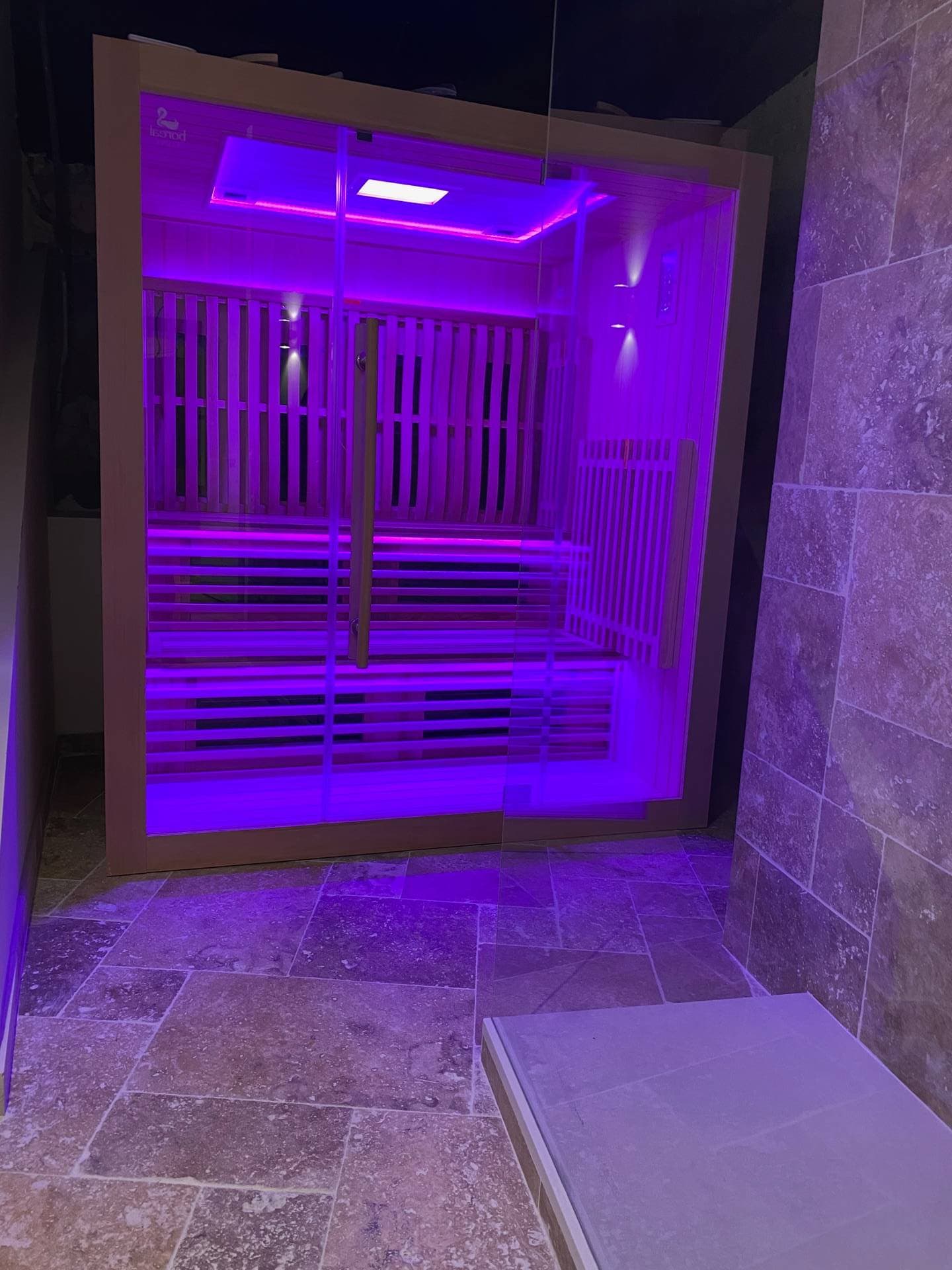 Carlon Luxury Rentals - La Casteline 26