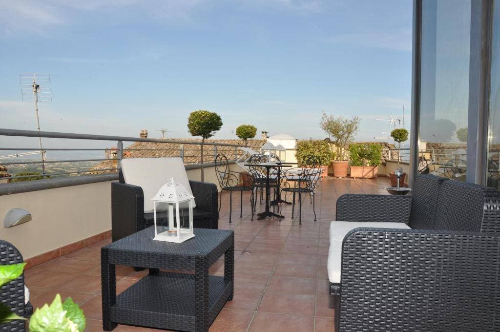 Hotel Urbano V 9
