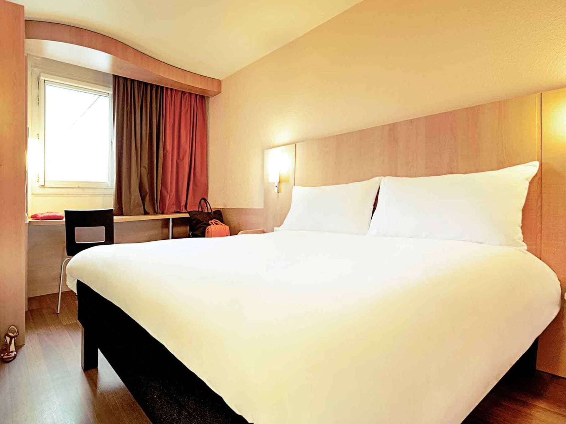 Ibis Rambouillet 18