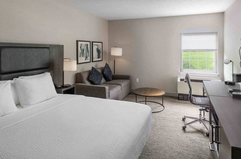 Holiday Inn Express St. Albans 30