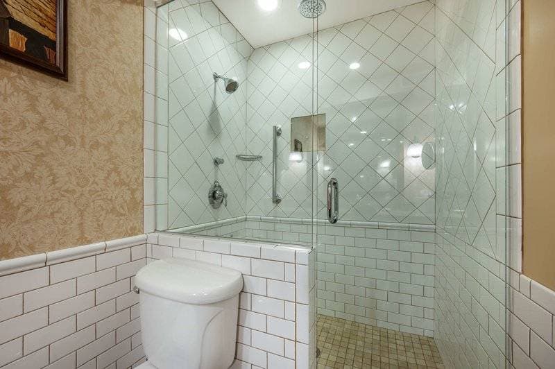 Best Western Premier Mariemont Inn 25
