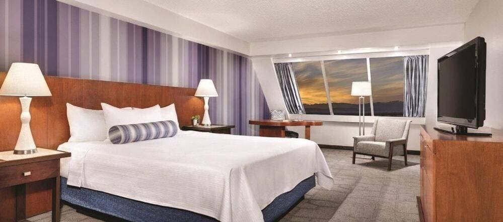 Luxor Hotel & Casino 15