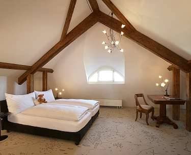 Romantik Hotel de L'Ours 10