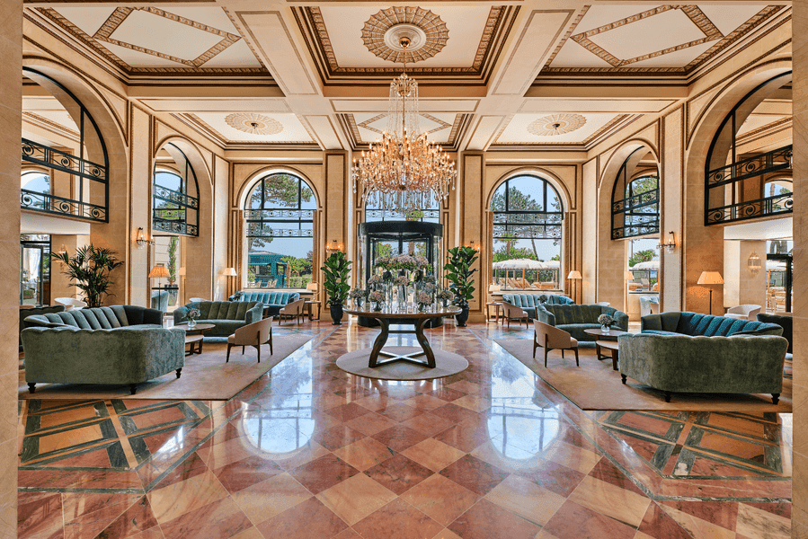 L'Hôtel Barrière L'Hermitage 21