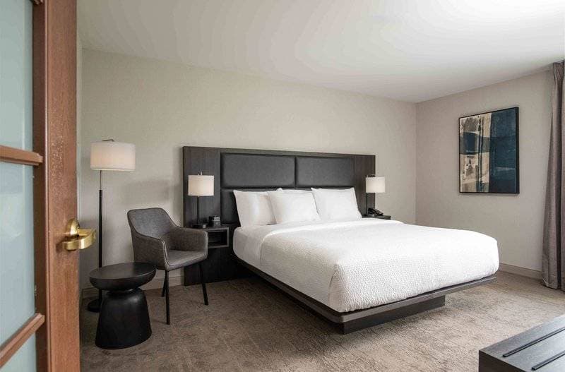 Holiday Inn Express St. Albans 29