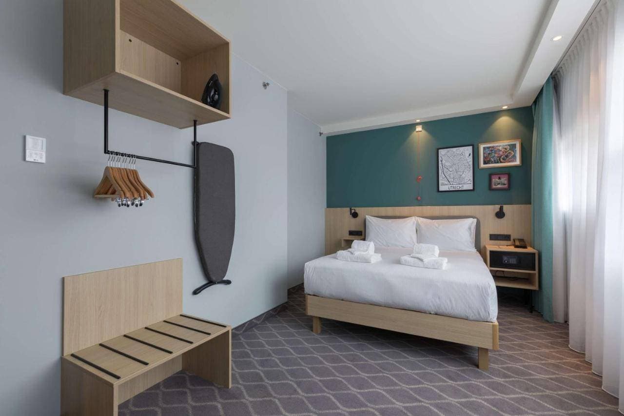 Hampton by Hilton Utrecht Central Station 24