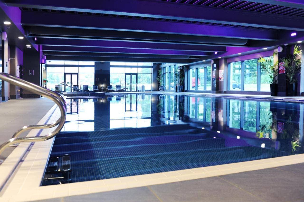 Village Hotel London Watford 8