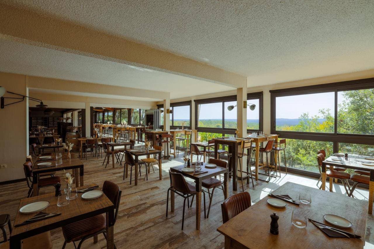 L'Hôtel Le Bois d'Imbert 11