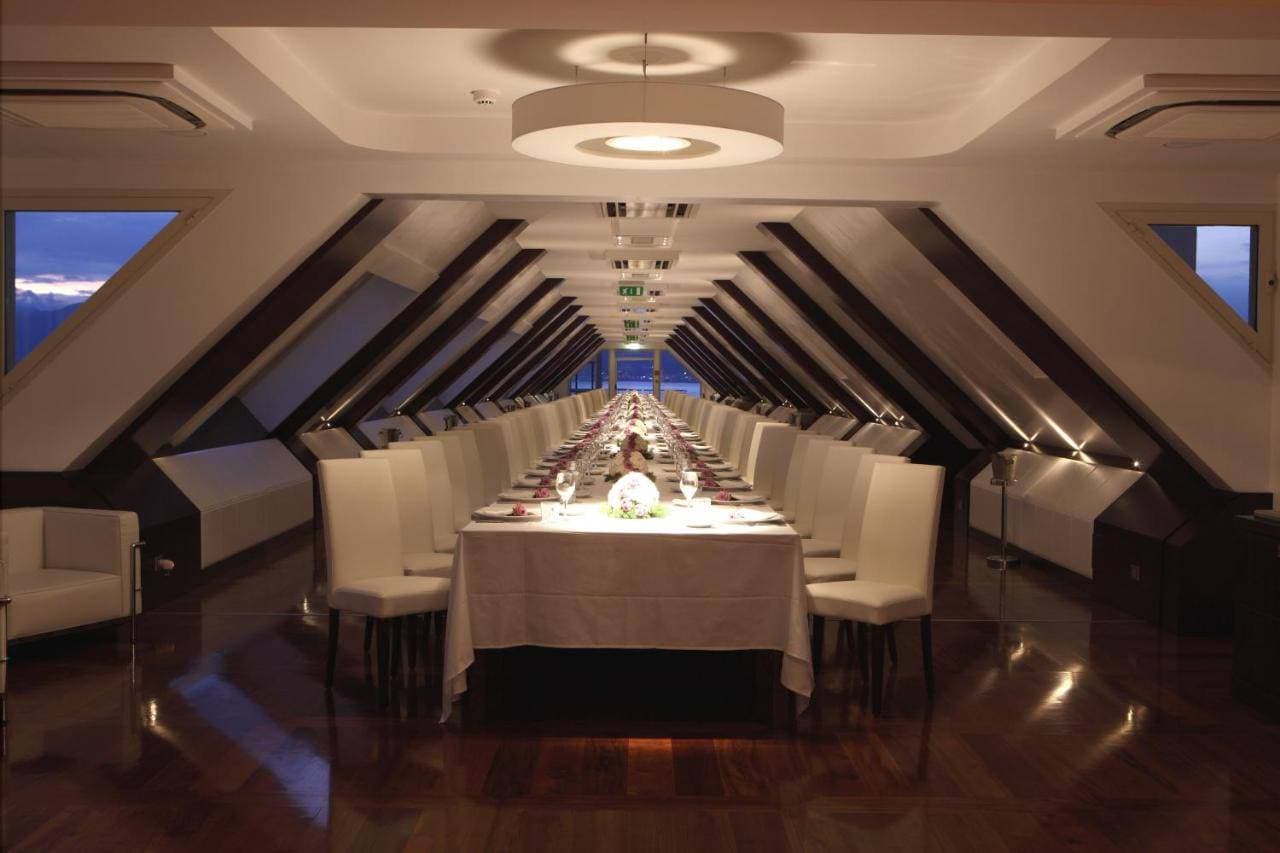 È HOTEL 22