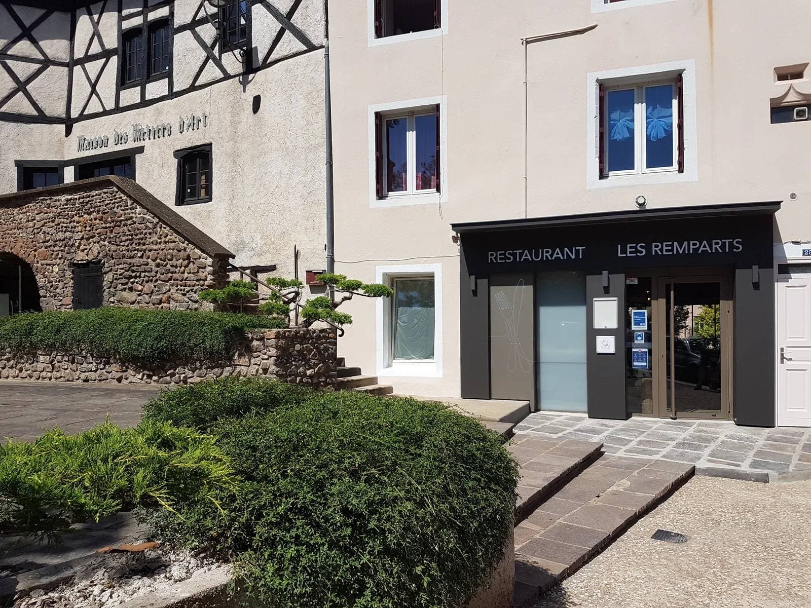 Les Remparts 2