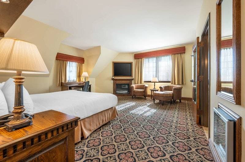Best Western Premier Mariemont Inn 9