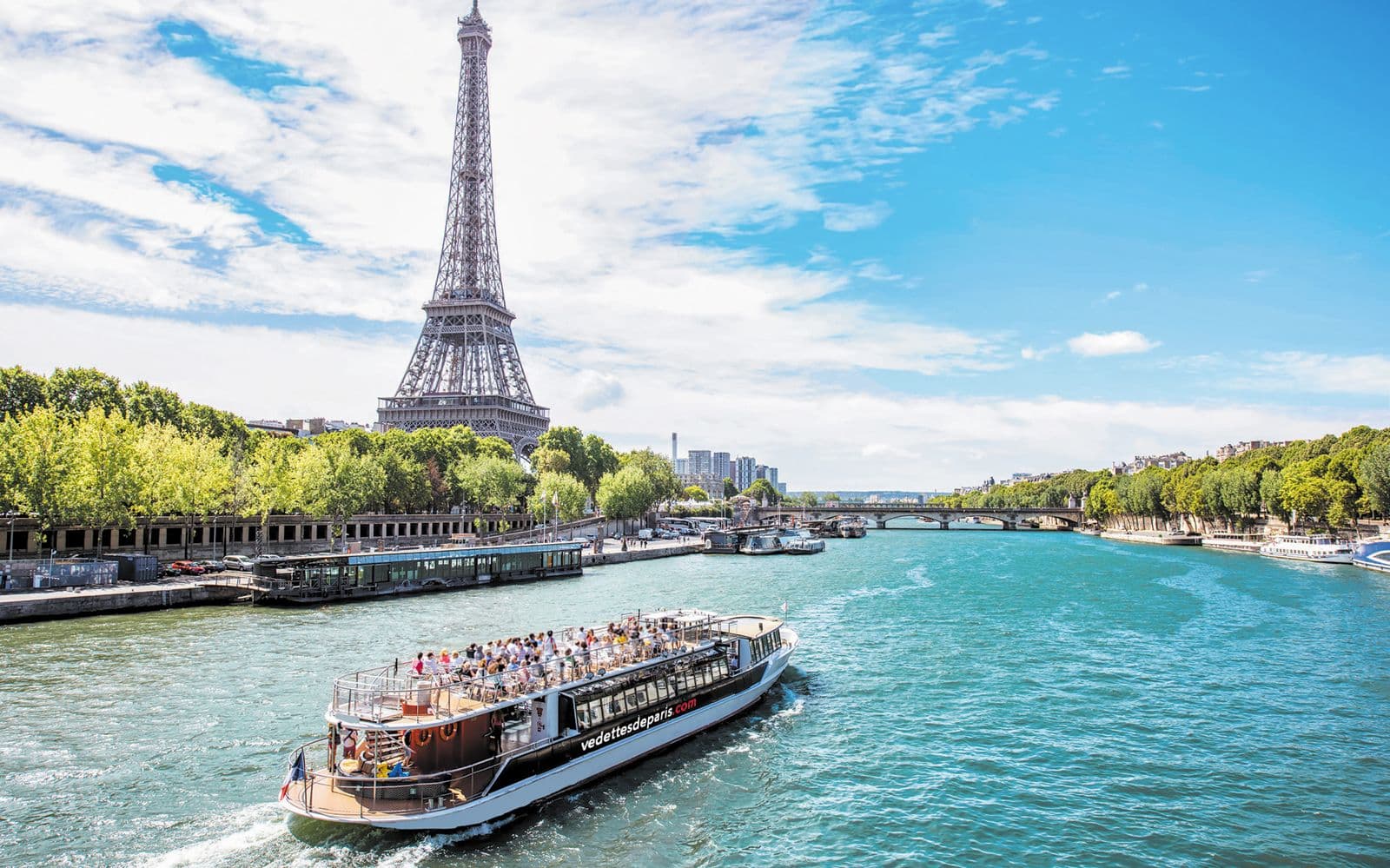 Espace professionnel gratuit à Paris avec consommation minimale pour événements
