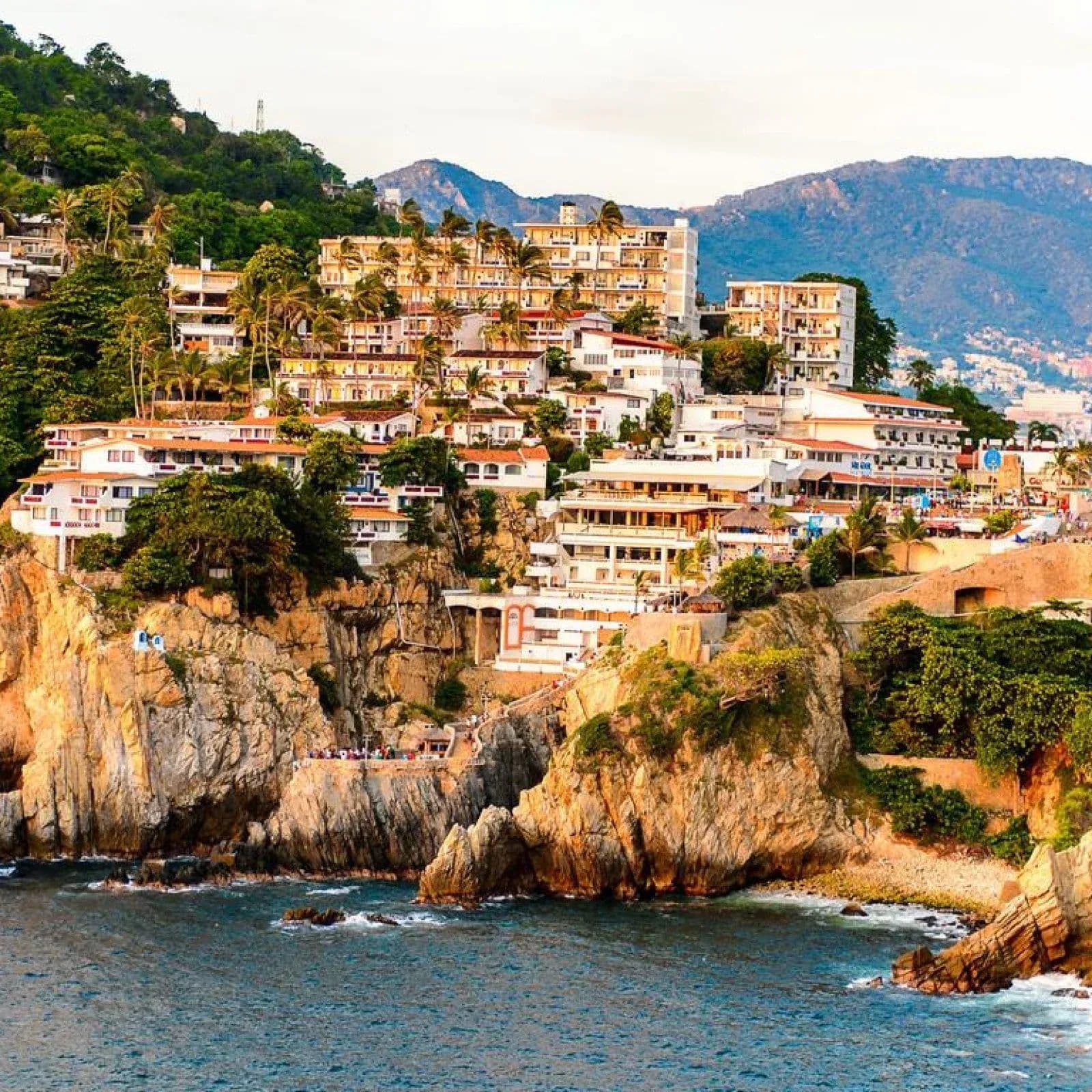 Organize a company event in Acapulco