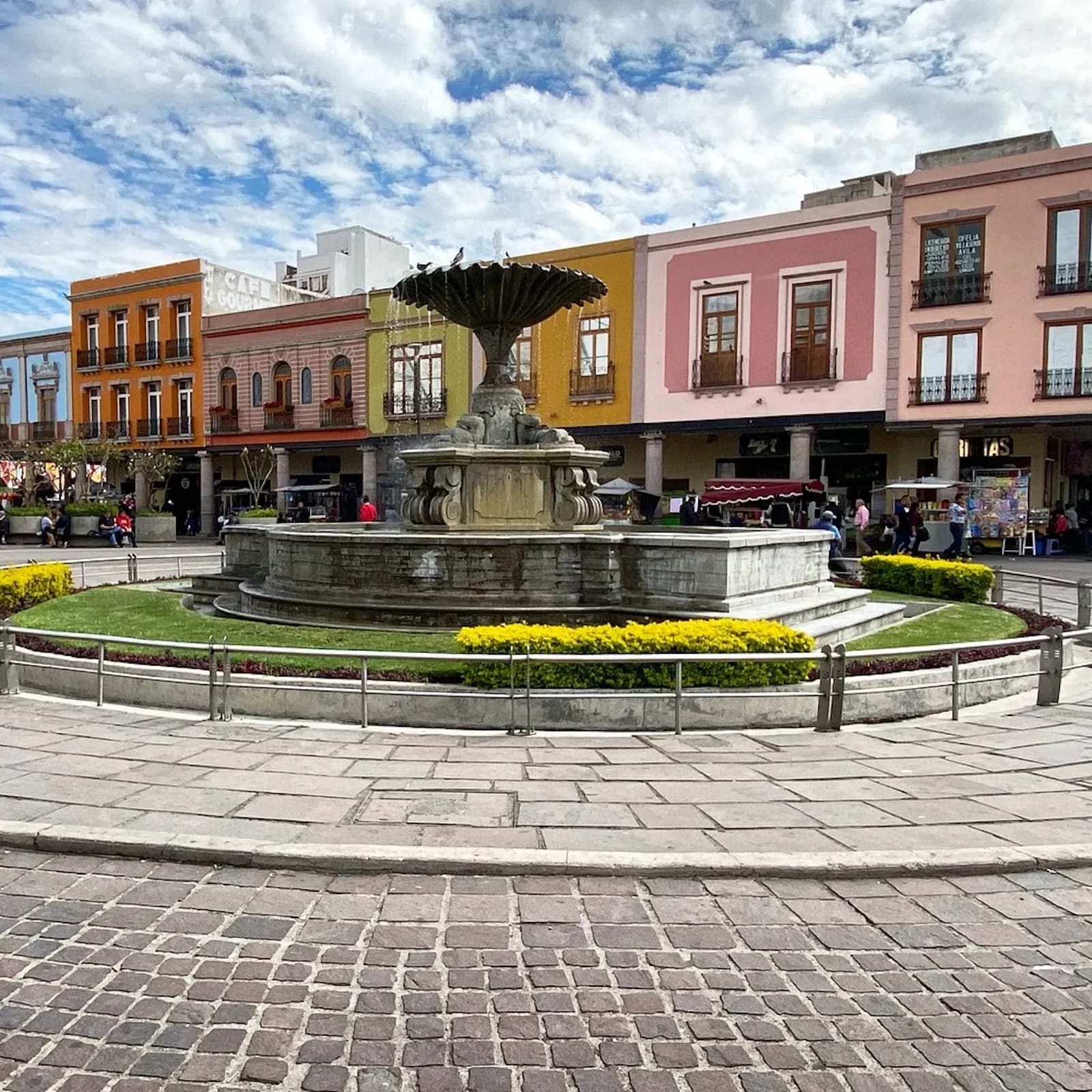 Rent meeting rooms for business in Irapuato