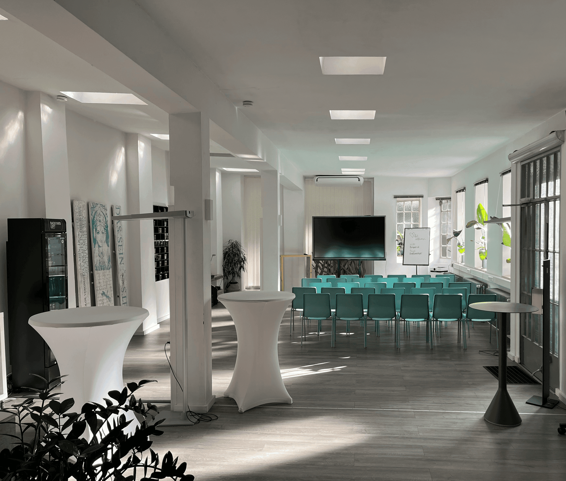 BACKYARD LOFT 1
