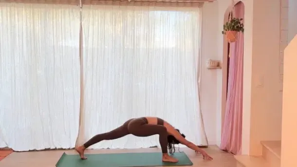 Emma Yoga 1