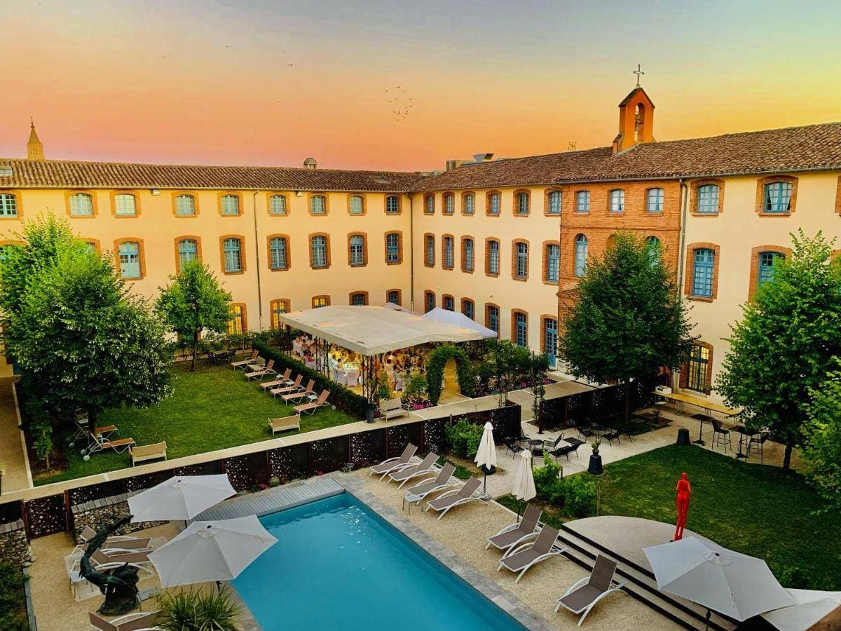 Abbaye des Capucins & Dali Hôtel 1