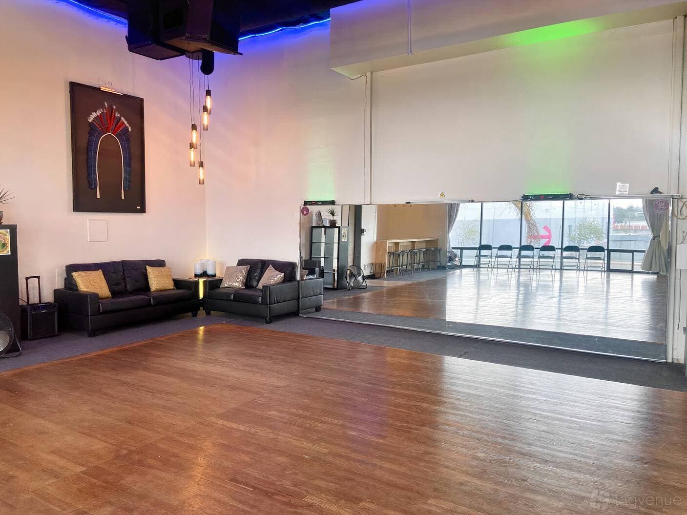La Vie Dance & Culture 1