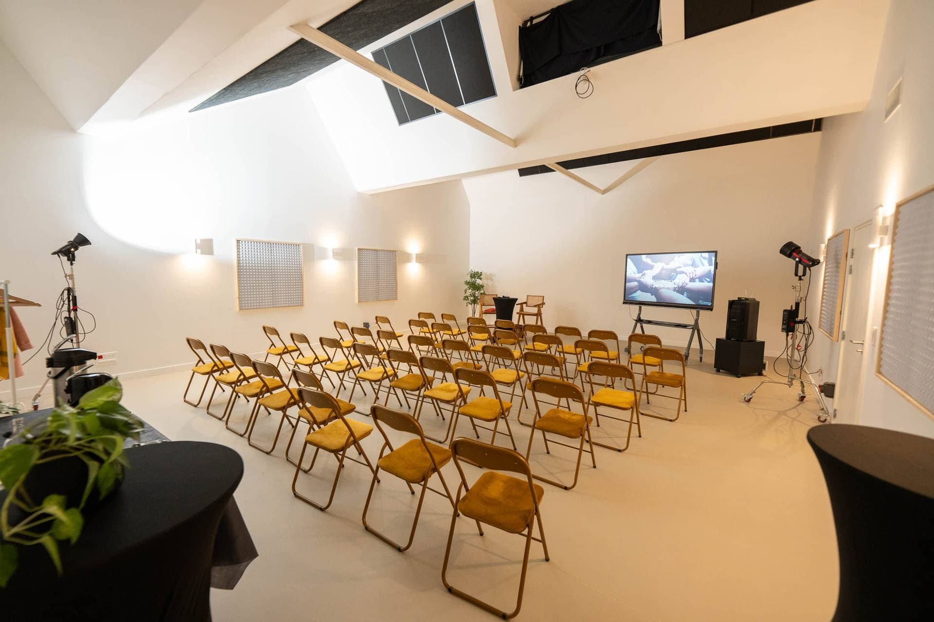 Studios 7K 1