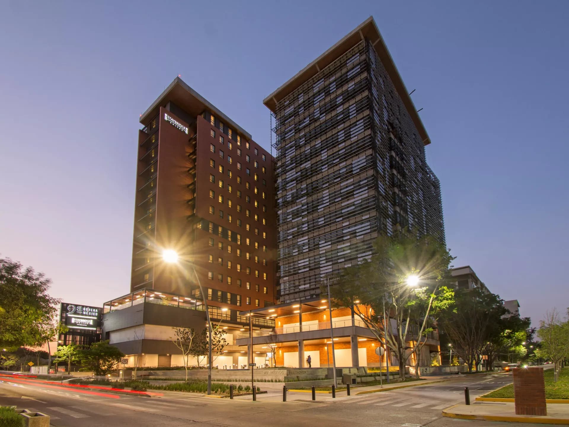 Staybridge Suites Guadalajara Novena 1