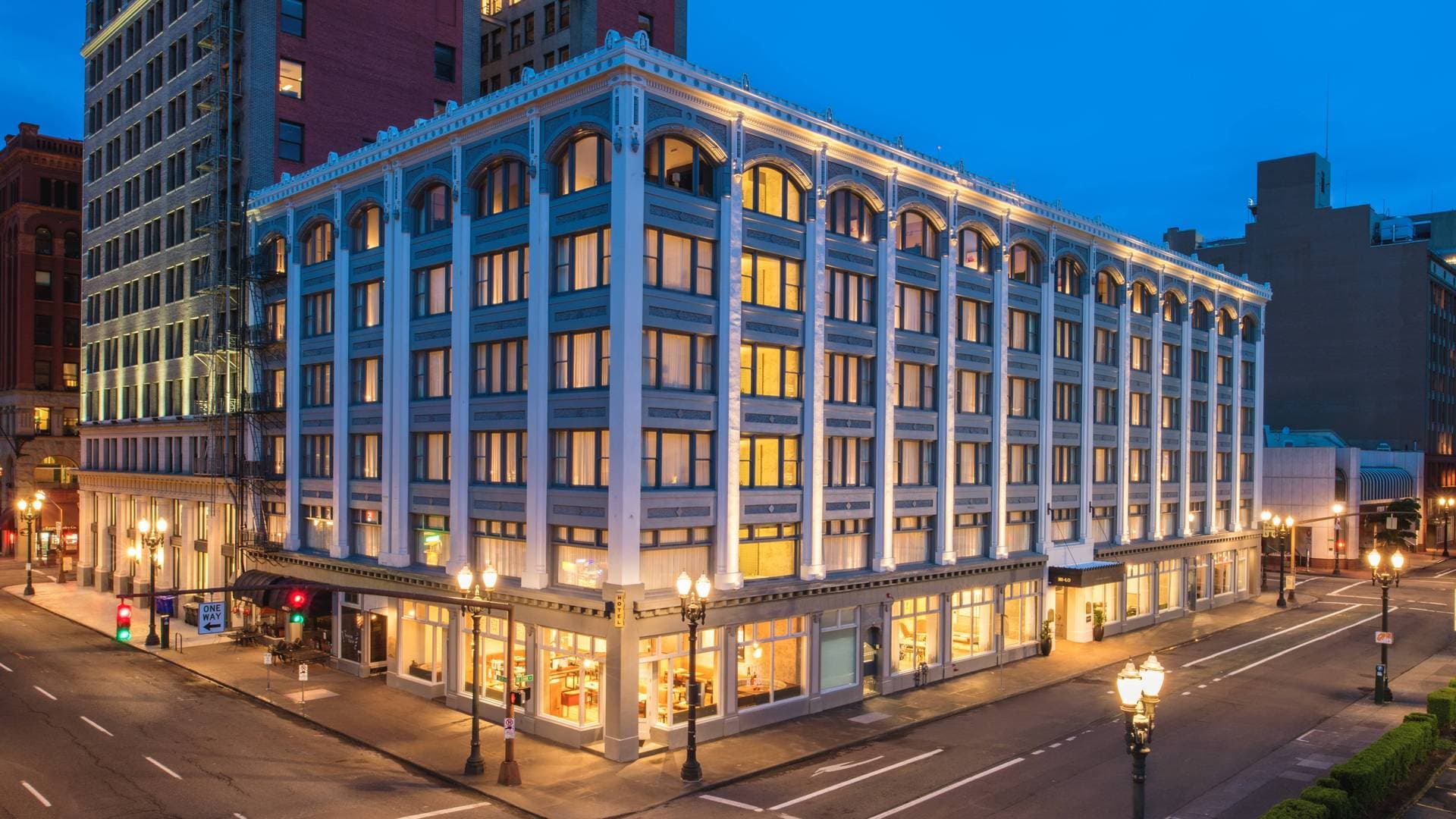 The Hi-Lo Hotel, Autograph Collection 1