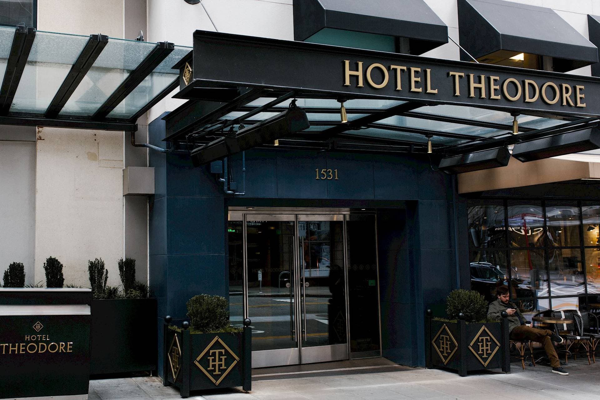 Hotel Theodore 1