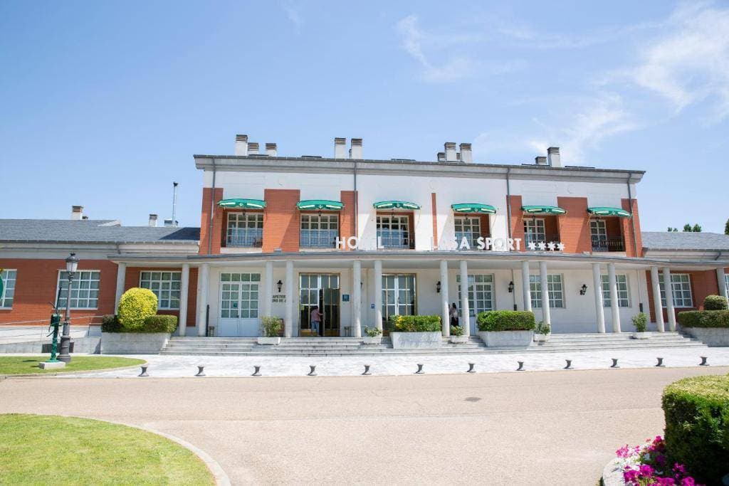 Hotel Lasa Sport 1