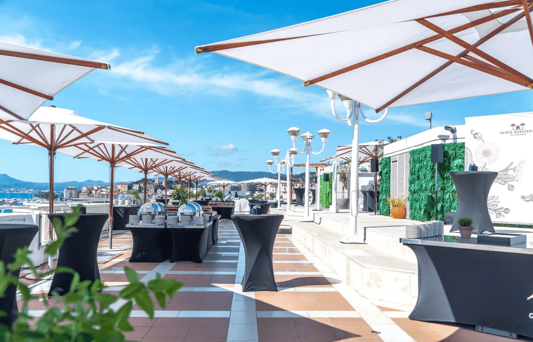Le Panorama Rooftop 1