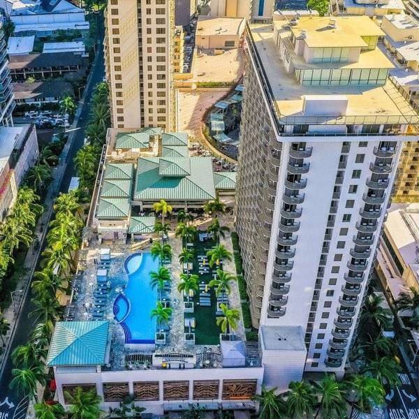 Embassy Suites Waikiki Beach Walk 1