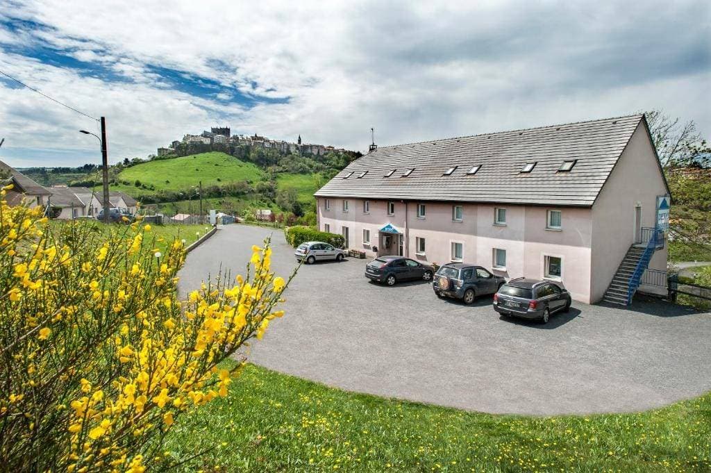 Brit Hotel Saint-Flour 1