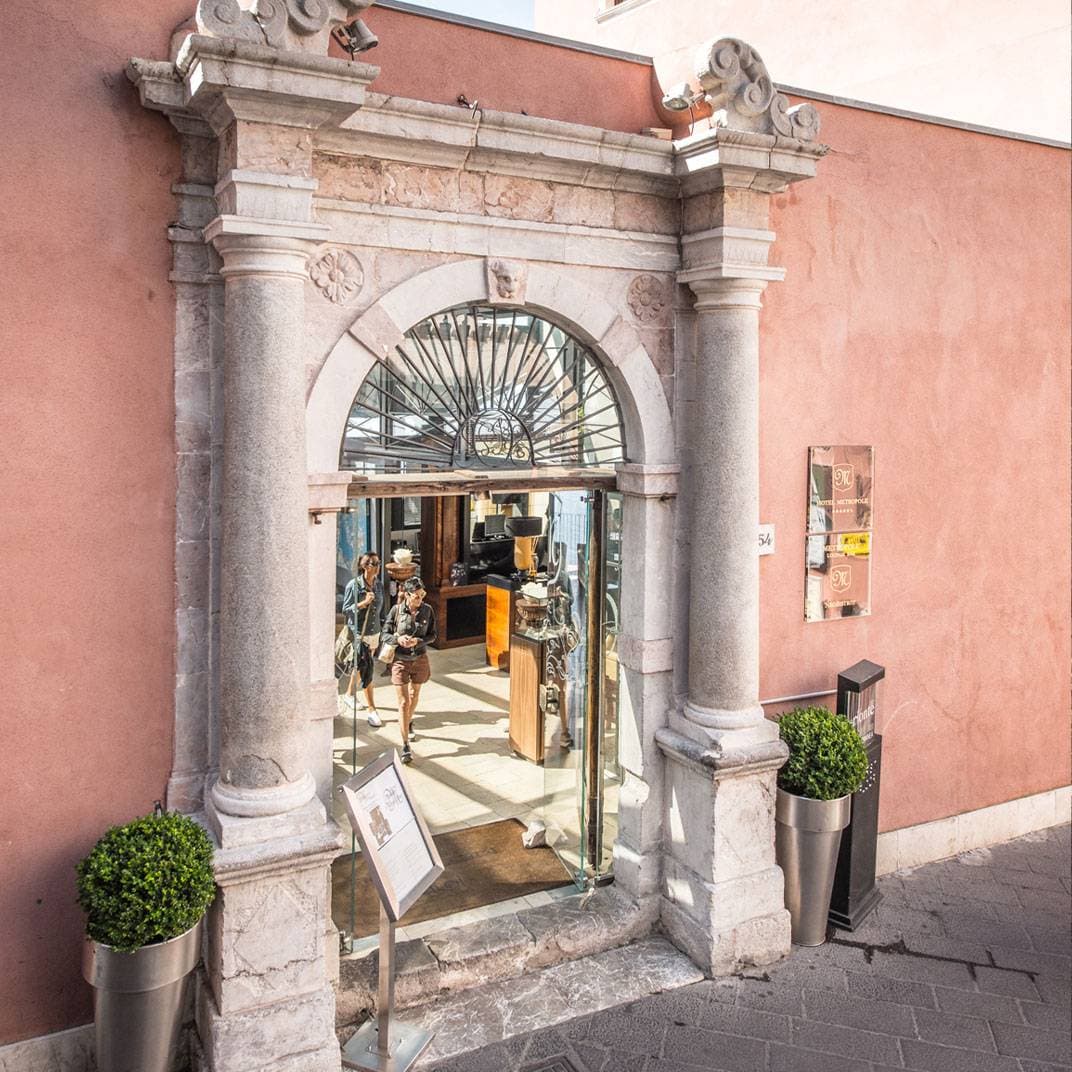 Metropole Taormina Maison D'Hotes 1