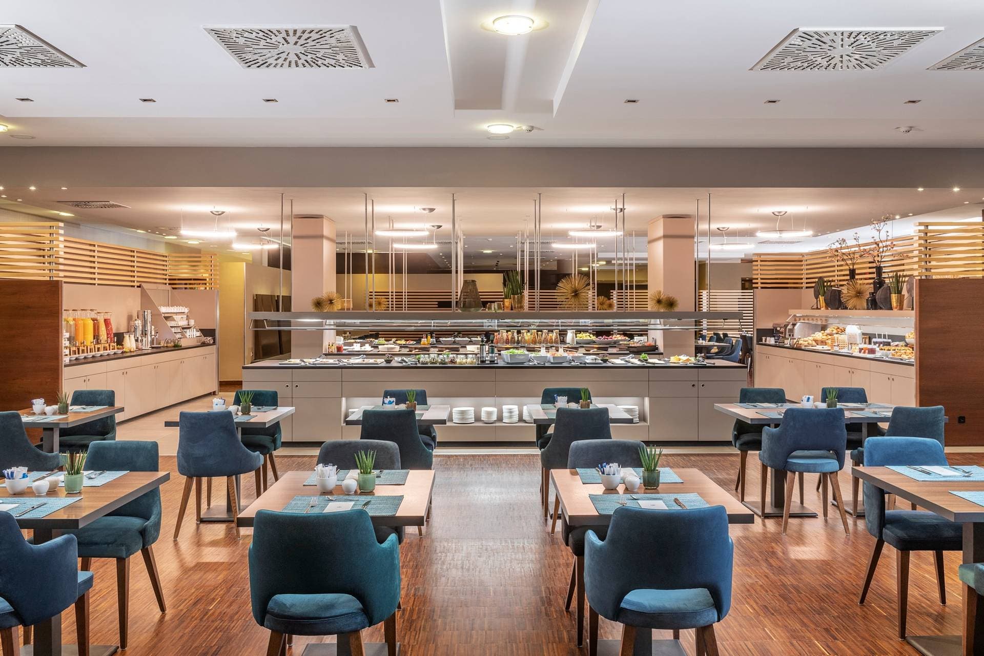 Nh VIenna Airport Hotel 1