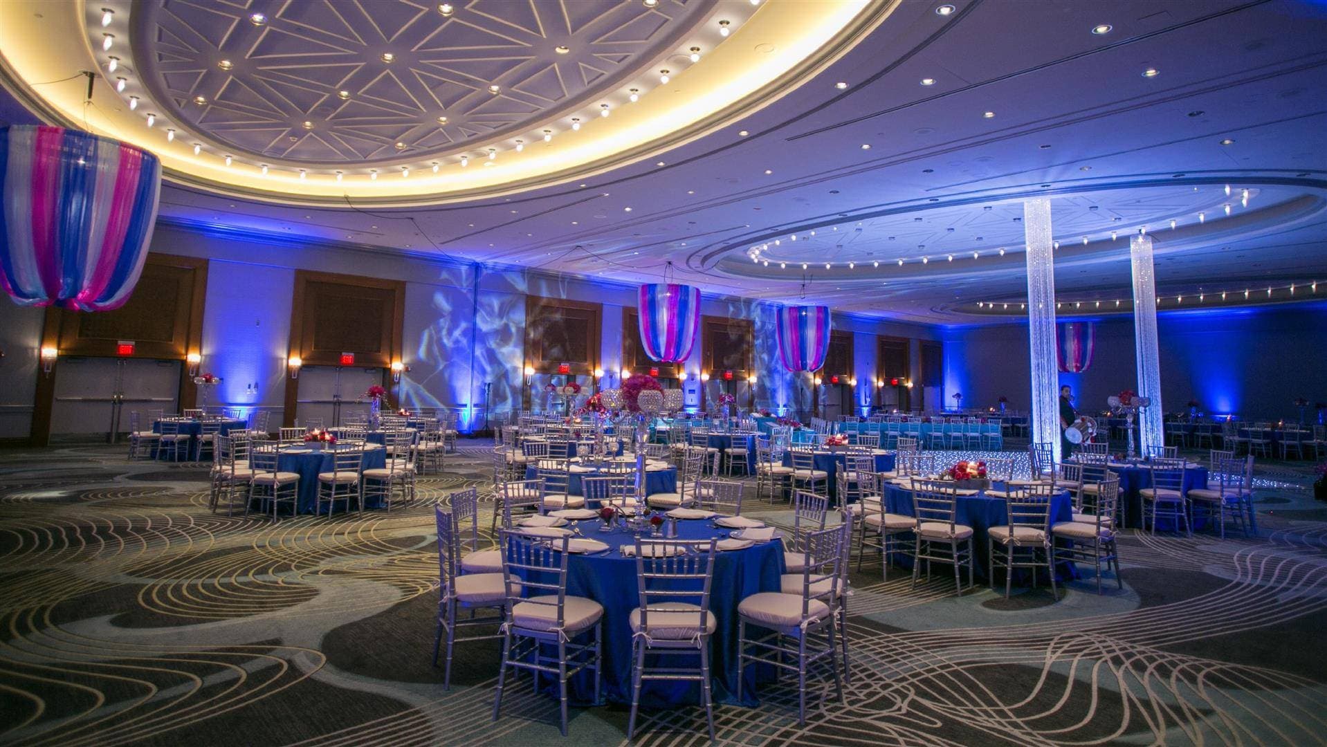 Detroit Marriott at the Renaissance Center 1