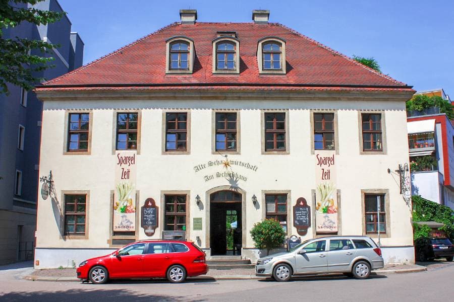 Zum Schießhaus 1