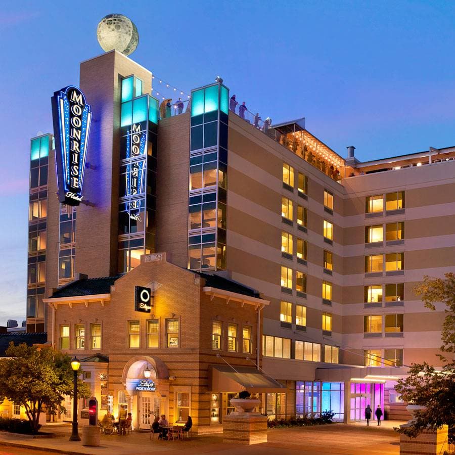Moonrise Hotel 1