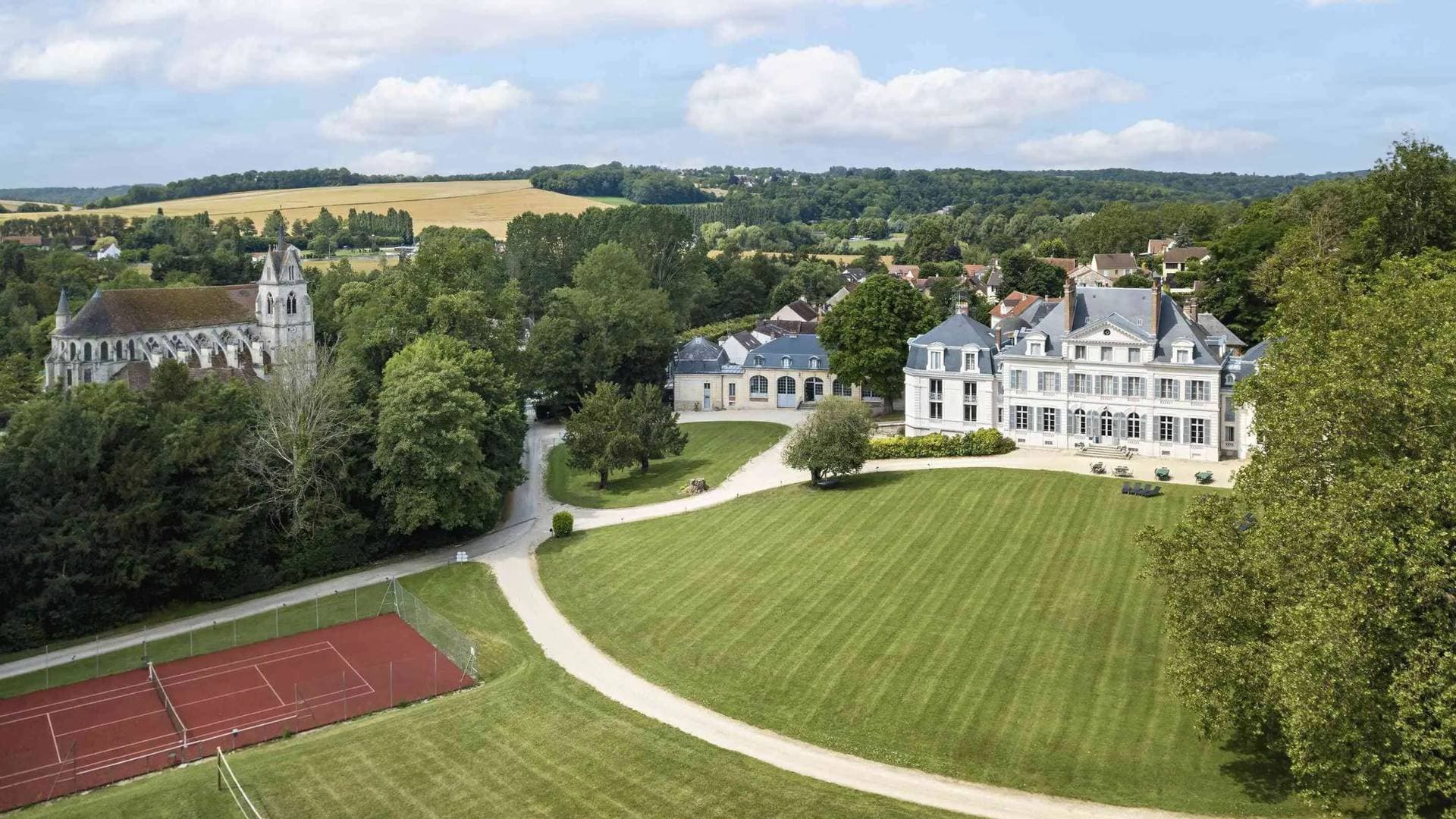 Chateauform Château de Crécy la Chapelle 1