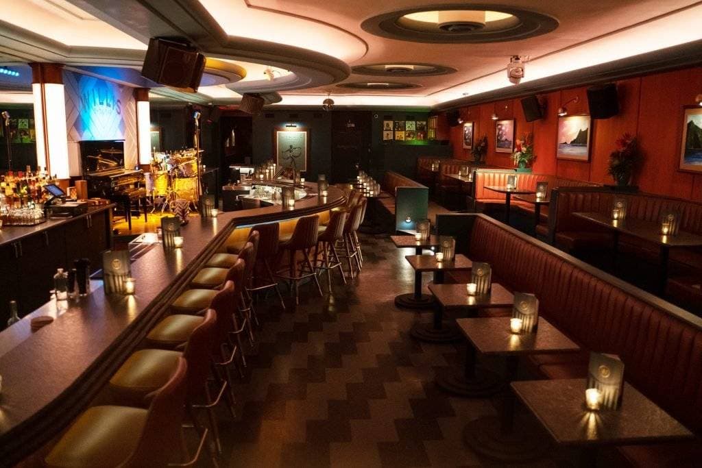 Willis Show Bar 1