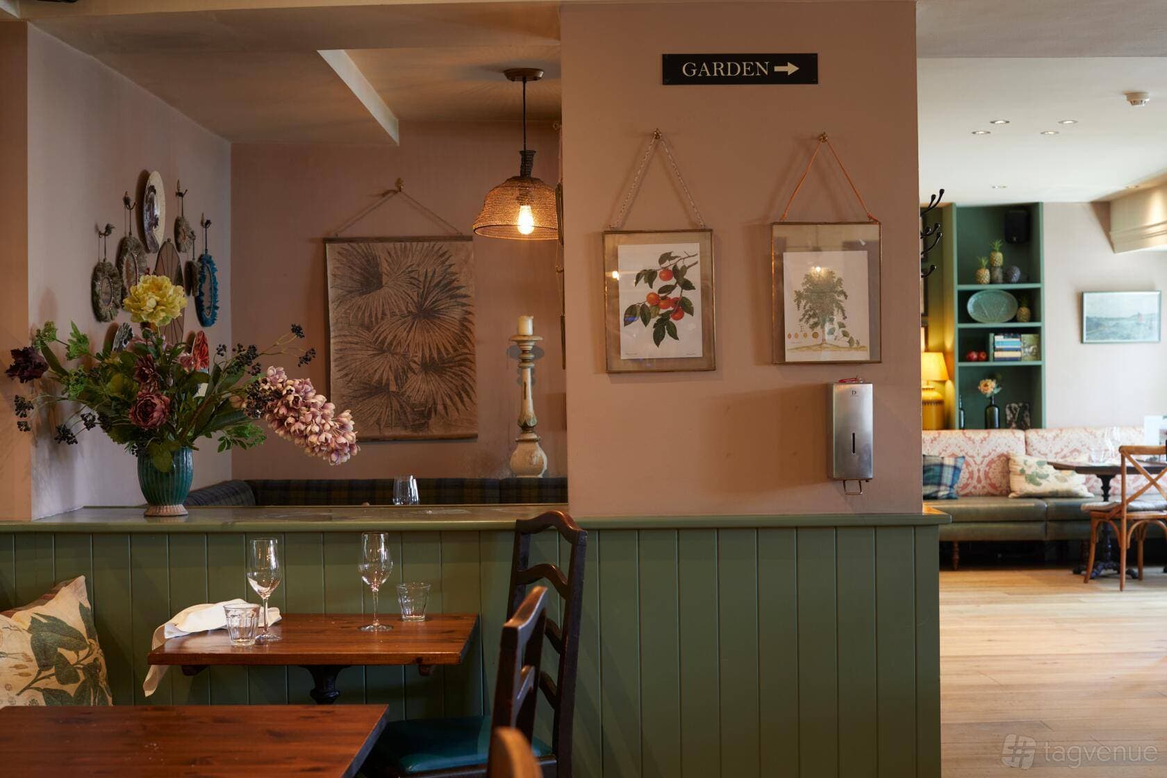 The Oaks, Highcliffe - A Heartwood Inn 1