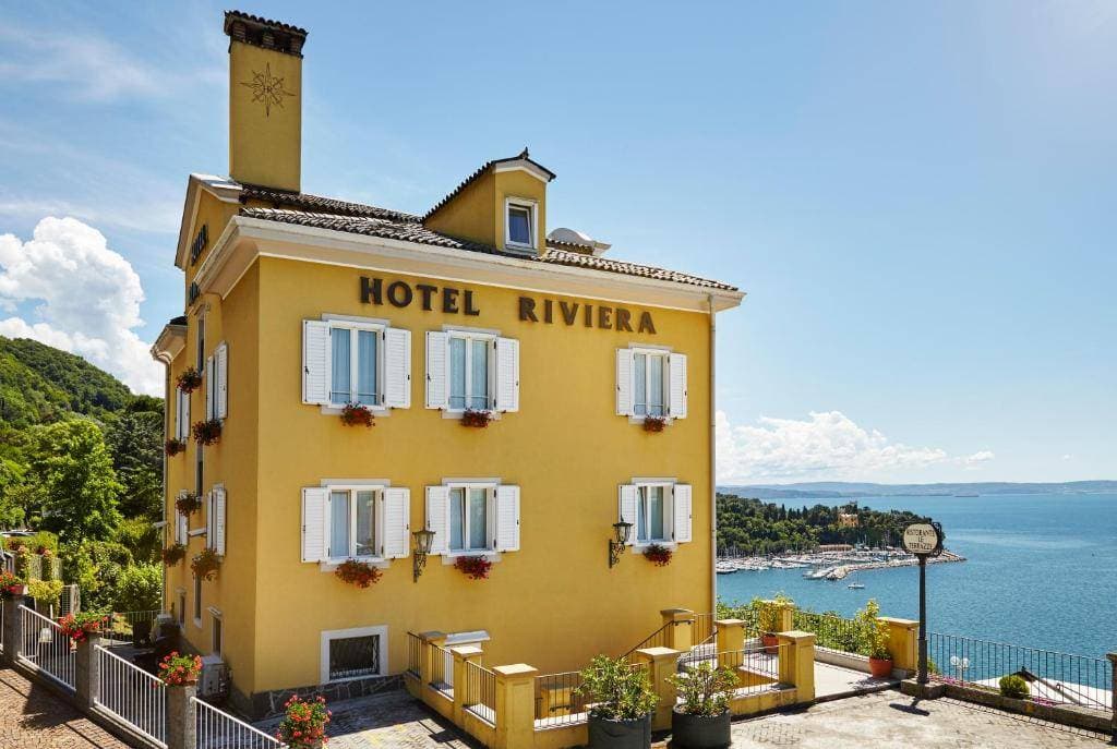Riviera Maximilian 1