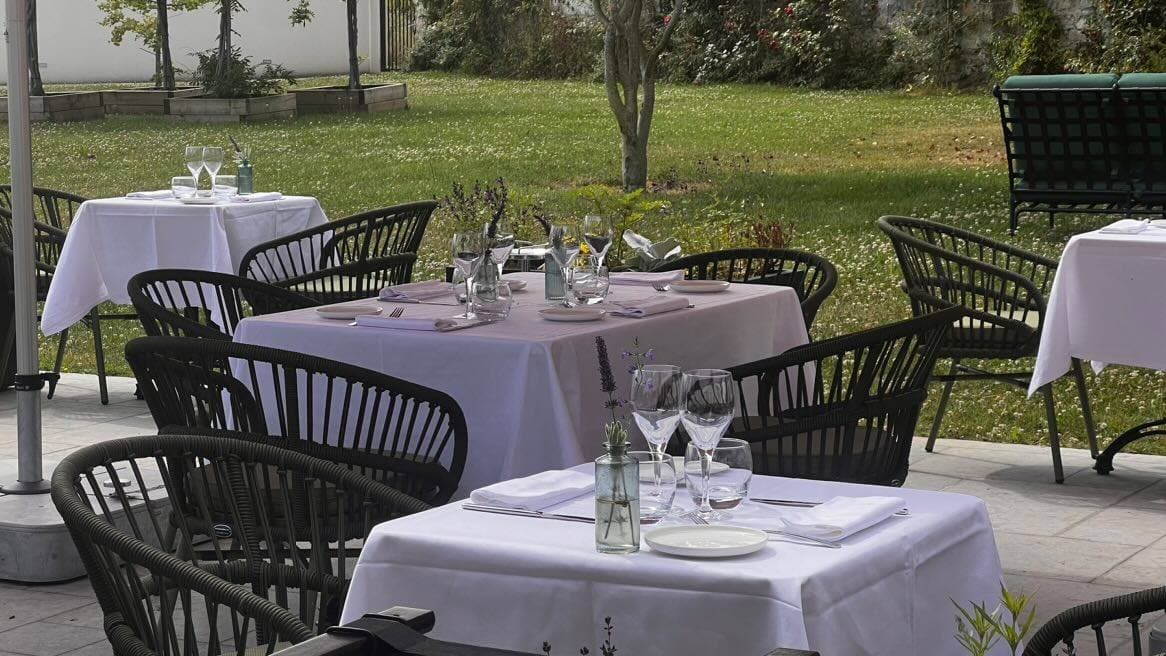 Maison Blanche – Club House 1