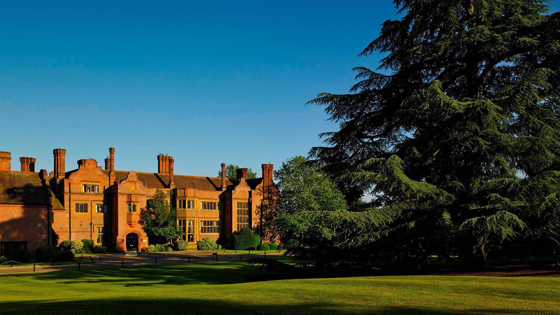 Hanbury Manor Marriott Hotel & Country Club 1