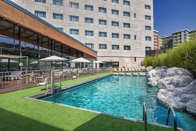 Hotel Puerta de Bilbao 1