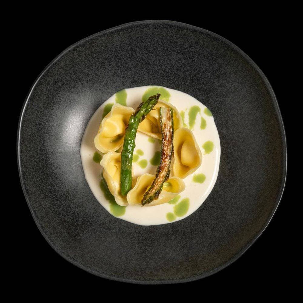 Henri Restaurant 1