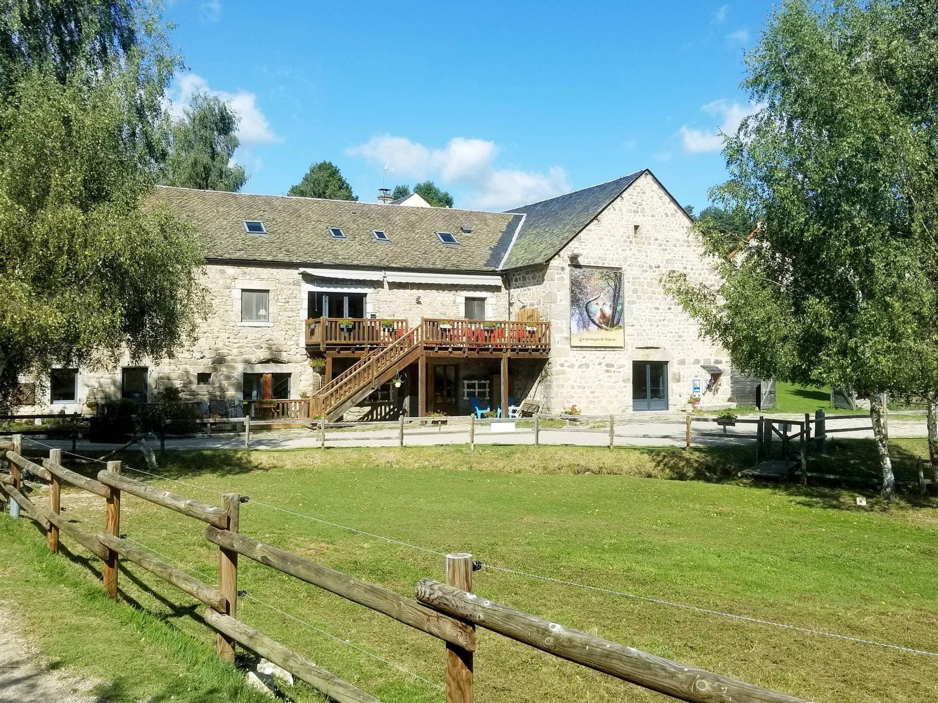 Les Granges de Bigose entre Aubrac et Margeride 1
