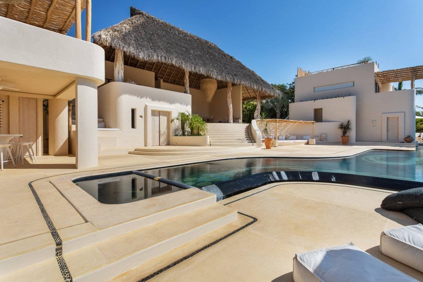 Casa Serpentine 1